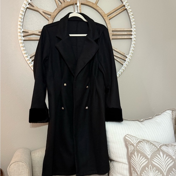 Elegant Black Double-Breasted Women's Coat - Picture 4 of 5